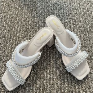 Pearl strap block heel